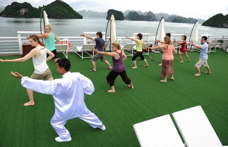 Hotel Alisa Cruise Halong Ha Long Exterior foto